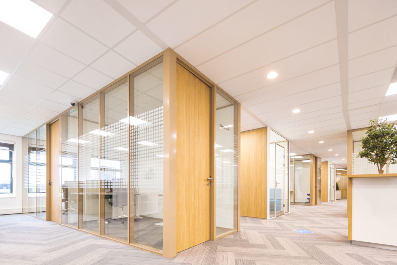Glaswand op kantoor Rotterdam