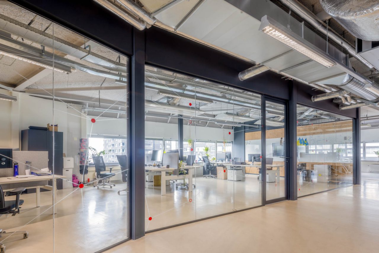 kantoor indelen met glazen scheidingswand